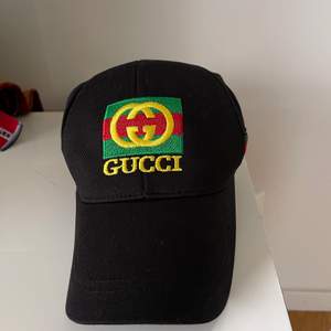 Säljer en ny Gucci keps