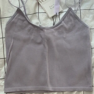 Zara linne  - 3 linnen från zara! Den lila och vita är i storlek xs-s och den bruna är i storlek S! 50 kr styck eller alla 3 för 130 kr + frakt! 