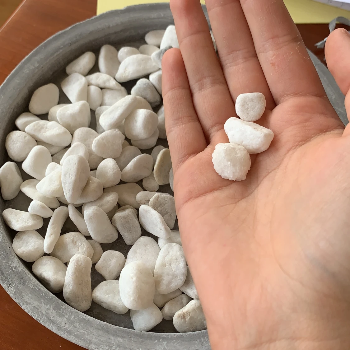 Milky quarts (beach stone) - 90