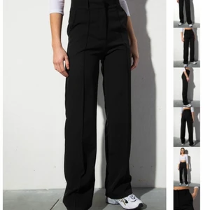 Kostymbyxor - Säljer bionic suit kostymbyxor strl M ifrån Madlady (finns ej kvar på hemsidan men det är samma som på bilden fast utan pressveck). Sytt upp dom då de var för långa för mig, passar mig som är ca 168. Bra skick och jättesköna, frakt tillkommer💜