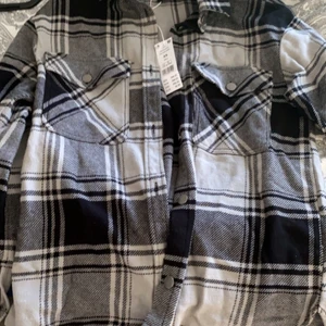 Jättefin oanvänd skjort jacka  - Oanvänd (endast testad) stl XS 