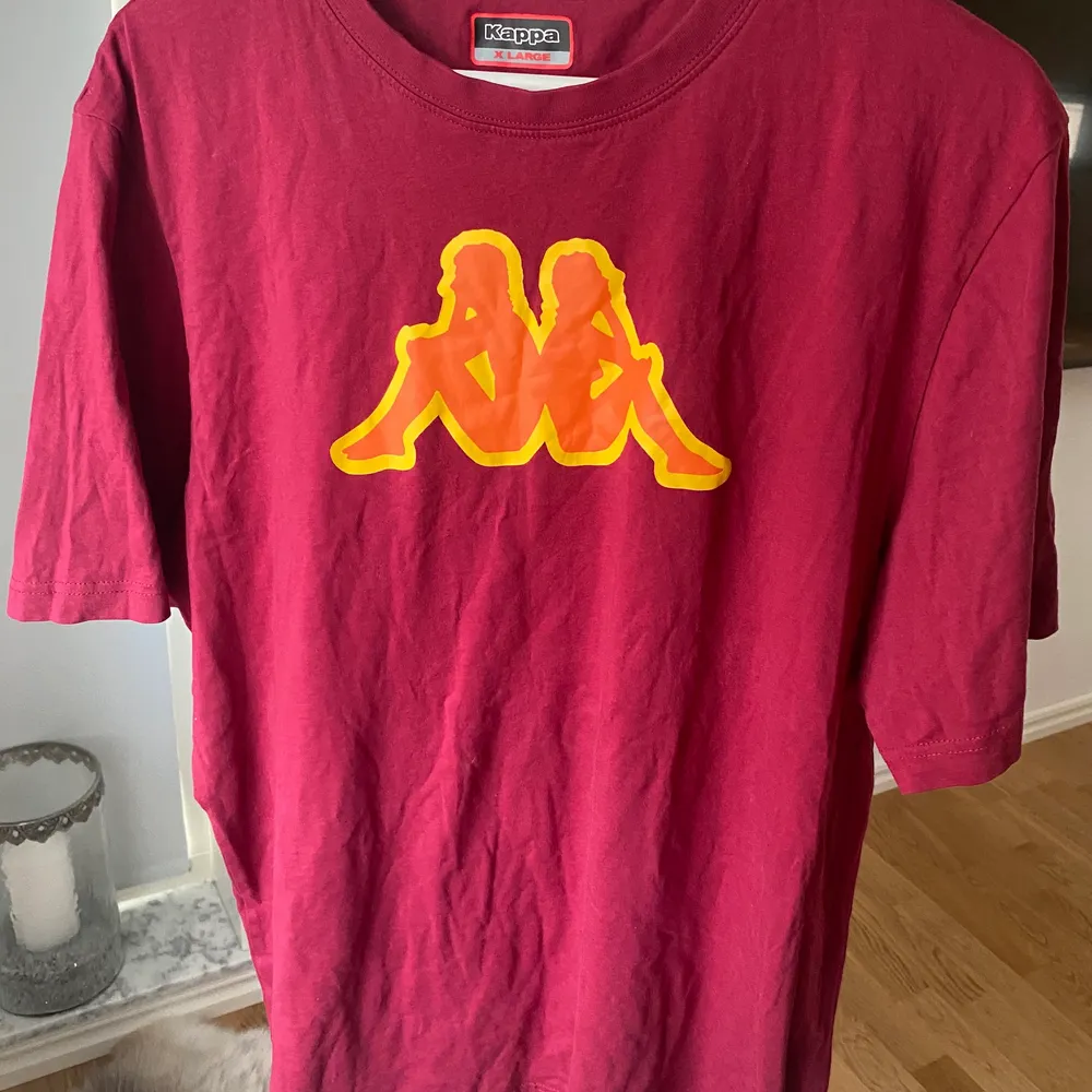 asnajs vinröd oversized tshirt från kappa💖💖 storlek XL. T-shirts.