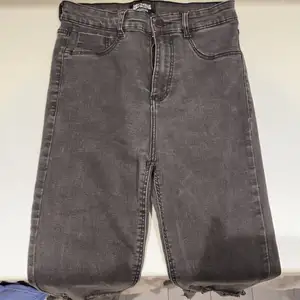 Jean wore few times, good condition size 38 grey