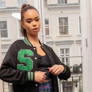 Varsity jacket - Jättefin jacka i storlek M