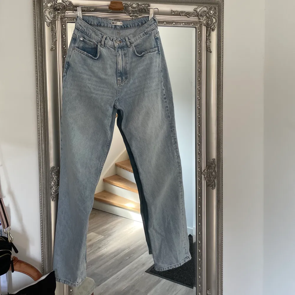 Jeans från Gina som knappt blivit använda då de är för stora och för långa (är 161 cm). Ordinarie pris: 599 ❤️. Jeans & Byxor.