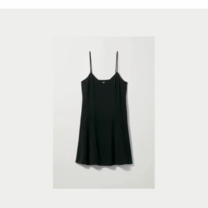 Helt ny oanvänd Fawn mini slip dress - Helt ny oanvänd, från Weekday. Säljes pga fel storlek 