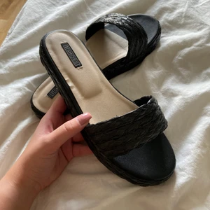 NLY skor  - Oanvända sandaler/slip on från NLY 