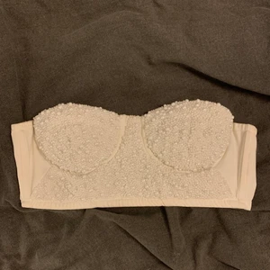 Topp - Topp med pärlor BUD NU : 120