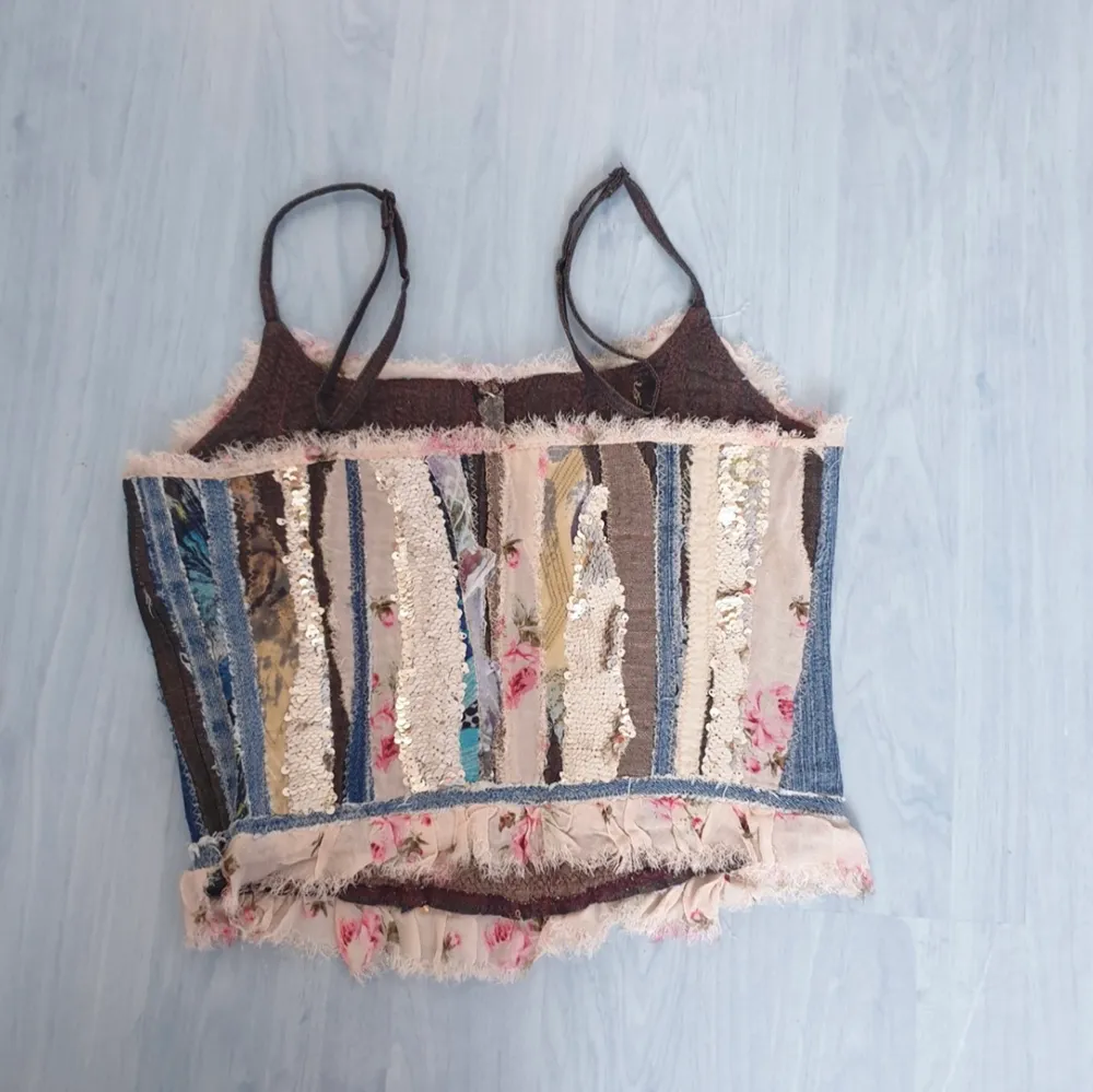 Handmade patchwork- one of a kind. Made from fabrics such as and denim and sequins. In very good condition.. Toppar.
