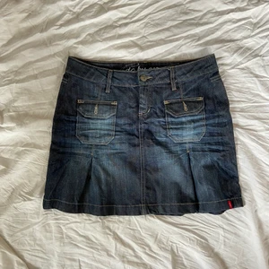 Esprit jeanskjol - Jeanskjol från Esprit köpt SH<3