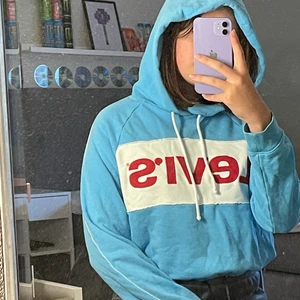 Blå Levis hoodie XS - Lite ”stor” passform, inga fläckar och är justerbar i midjan