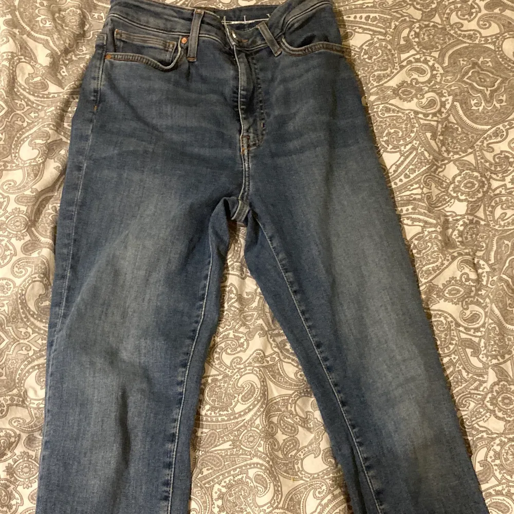 Blåa skinny jeans från bik bok i storlek S. Byxorna är väldigt stretchiga och har skönt material. Köparen betar frakten!🤎🤍🤎. Jeans & Byxor.