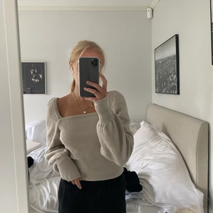 Stickad tröja  - stickad tröja från hm, väldigt fint skick , storlek xs , säljer för 100kr +frakt