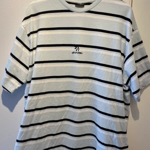 SWEET SKTBS OVERSIZED TEE - Väldigt bra skick :))