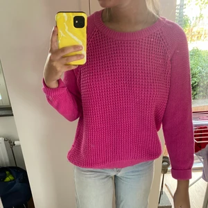 Stickad tröja💗 - Rosa stickad tröja från topshop. Storlek 40 ish, men funkar lika bra på dig som bär S-M !