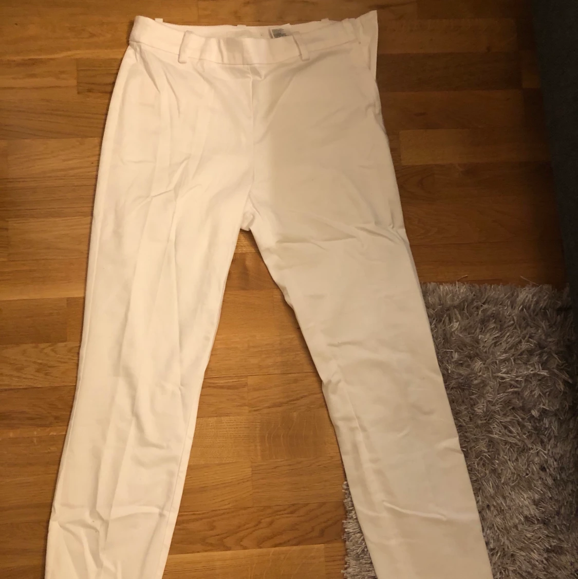 Vita kostymbyxor - 90