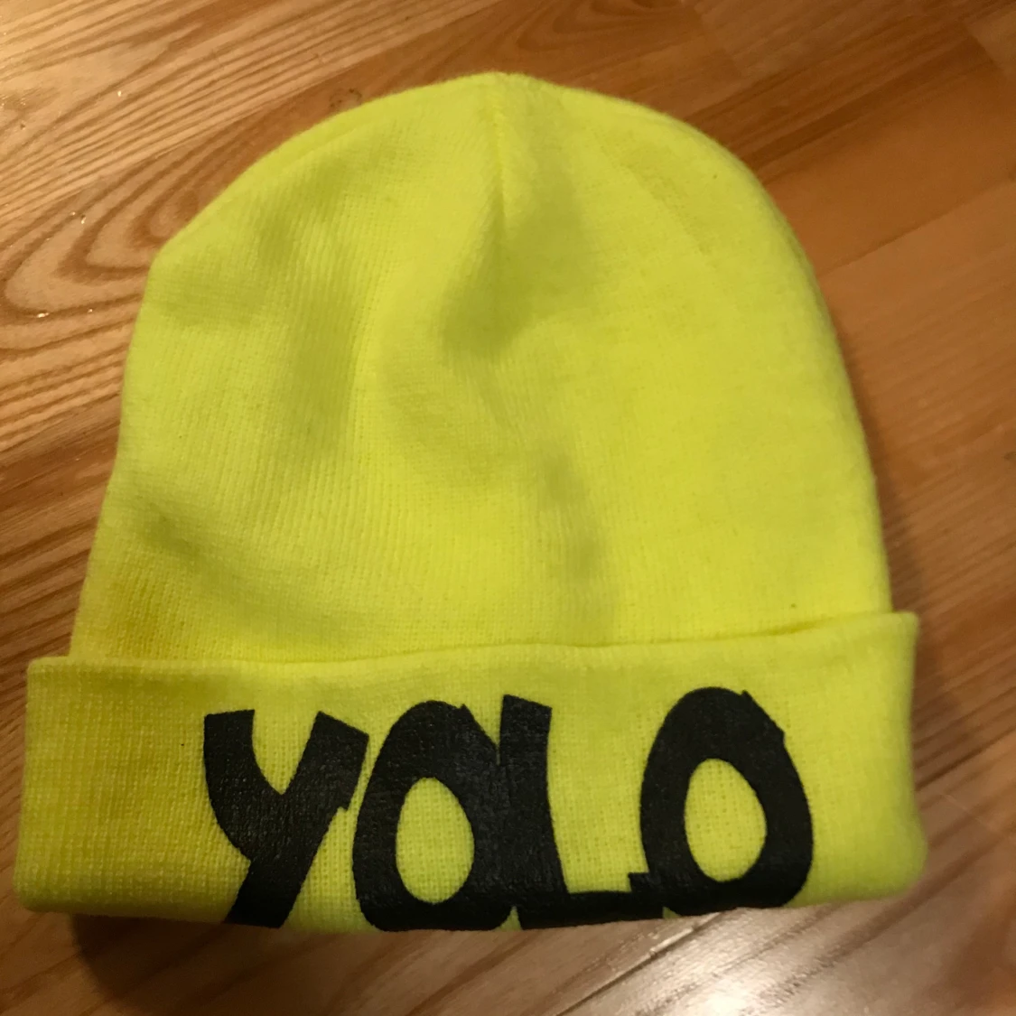 Mössa med text