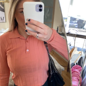 Tröja med knappar - Skit snygg helt slutsåld zara tröja! 