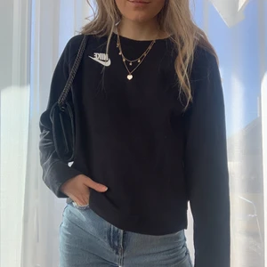 Såå snygg Nike sweatshirt 🖤🖤 - Såå snygg Nike sweatshirt 🖤🖤