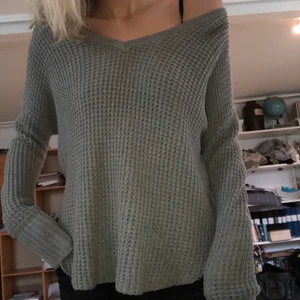 Grå stickad tröja - Grå stickad tröja❤️