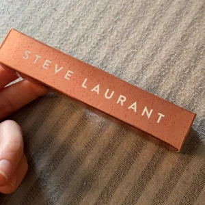 Red dress läppstift i röd - Aldrig använt och inte häller öppnat🥰✨I priset ingår även frakten,pris kan diskuteras🥰🔥