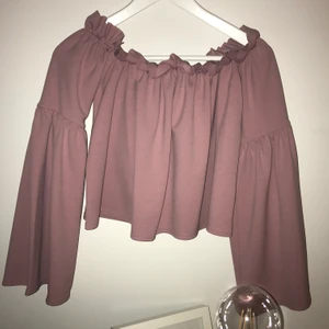 Topp - Söt topp, använd fåtal gånger, köparen står för frakt