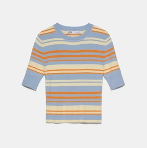 Slutsåld zara topp  - Denna svinsnygga topp som tyvärr inte kommit till användning så värst mycket. Storleken är L men skulle säga att den passar M bättre. Nypris 229kr