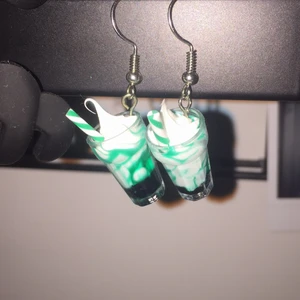 Milkshake Örhängen - Gröna milkshake örhängen från SHEIN