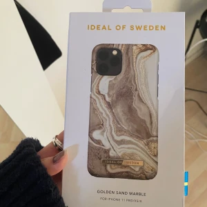 iPhone 11 PRO skal, ideal of Sweden - iPhone 11 PRO skal från Ideal of Sweden. I golden sand marble, Ouppackat. Nypris 299kr