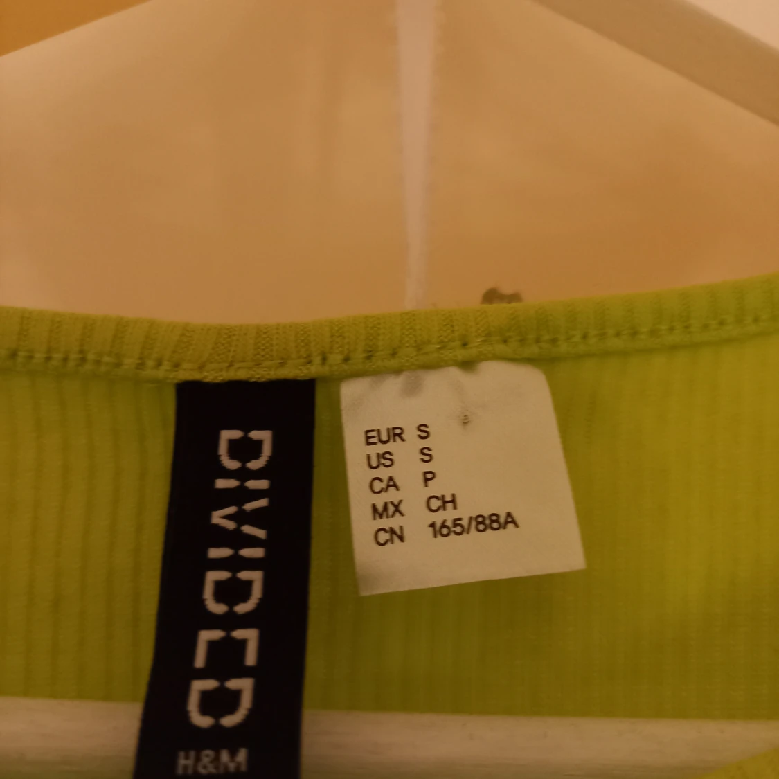 Lime grönt linne ifrån hm - 90