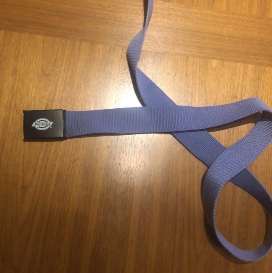 Lila Dickies bälte. - 90