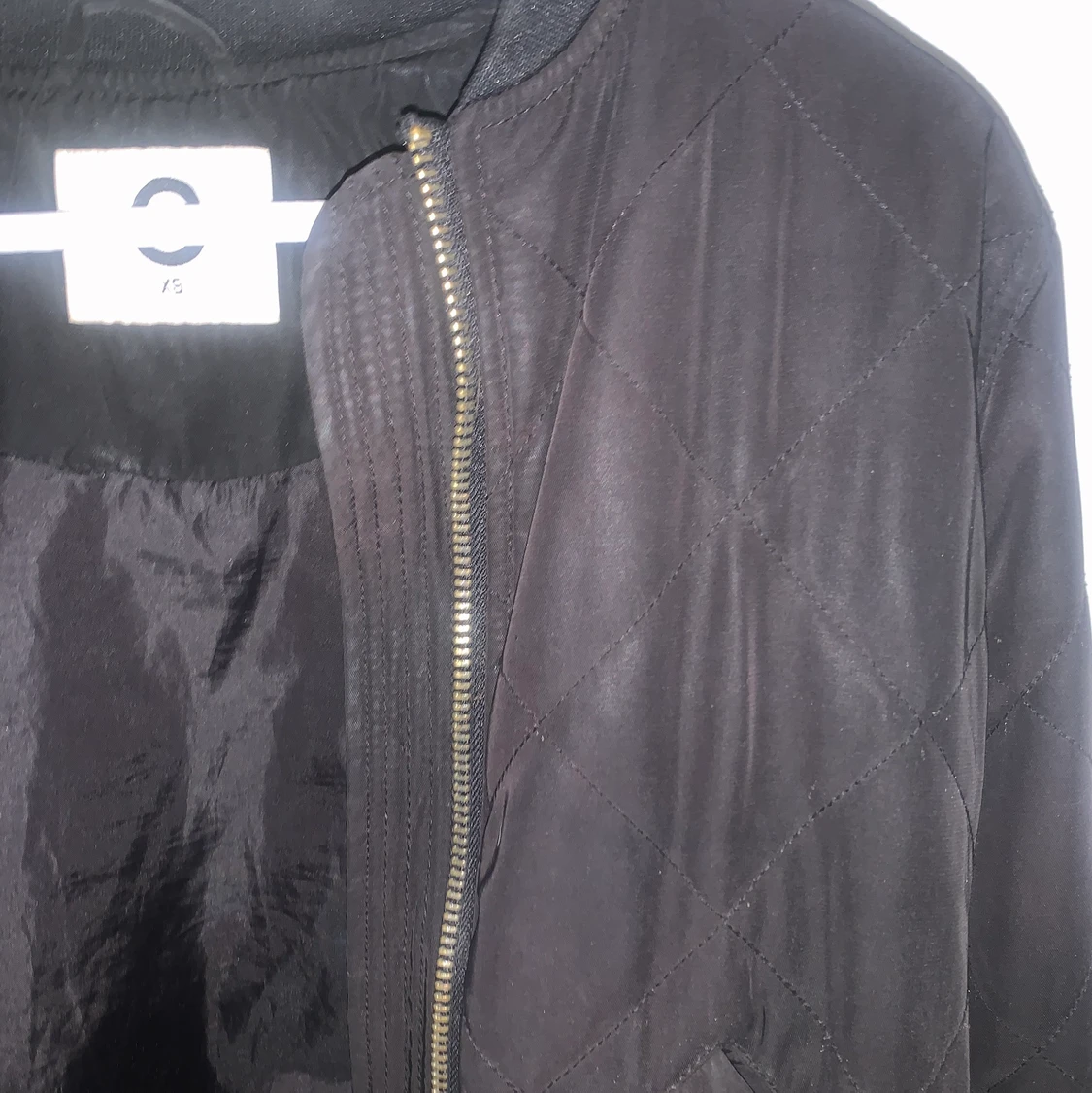 Quiltad Svart bomberjacka  - 91
