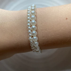 Pärlade armband - Bracelets - 30kr st - fri frakt vid köp av båda! Annars +13kr frakt Gjorda på elastisk tråd! - Dessa armbanden kan man ha till allt! Lätta att matcha till andra armband pågrund av att de ej har någon förlängningskedja! Även väldigt fina tillsammans⭐️ - Man får bestämma hur stora man vill att armbanden ska vara själv genom mått!💕  Dessa är mina favoriter just nu eftersom de är så lätta att matcha med andra smycken!!!💐