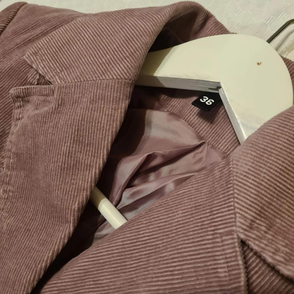 Rosa manshesterkavaj i strl 36 - 91