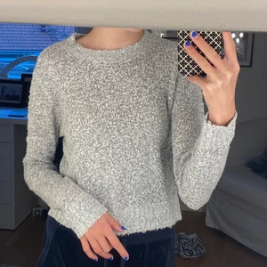 Mysig tröja - Mysig tröja från hm i storlek XS men kan passa mindre också!  Använt fåtal gånger. 