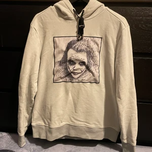 Limitato Hoodie - Limitato Hoodie Craig alan. -Skick: 8,5/10 | -Storlek: M passar mindre | -Tillbehör: Ja, box | -Nypris 2500kr