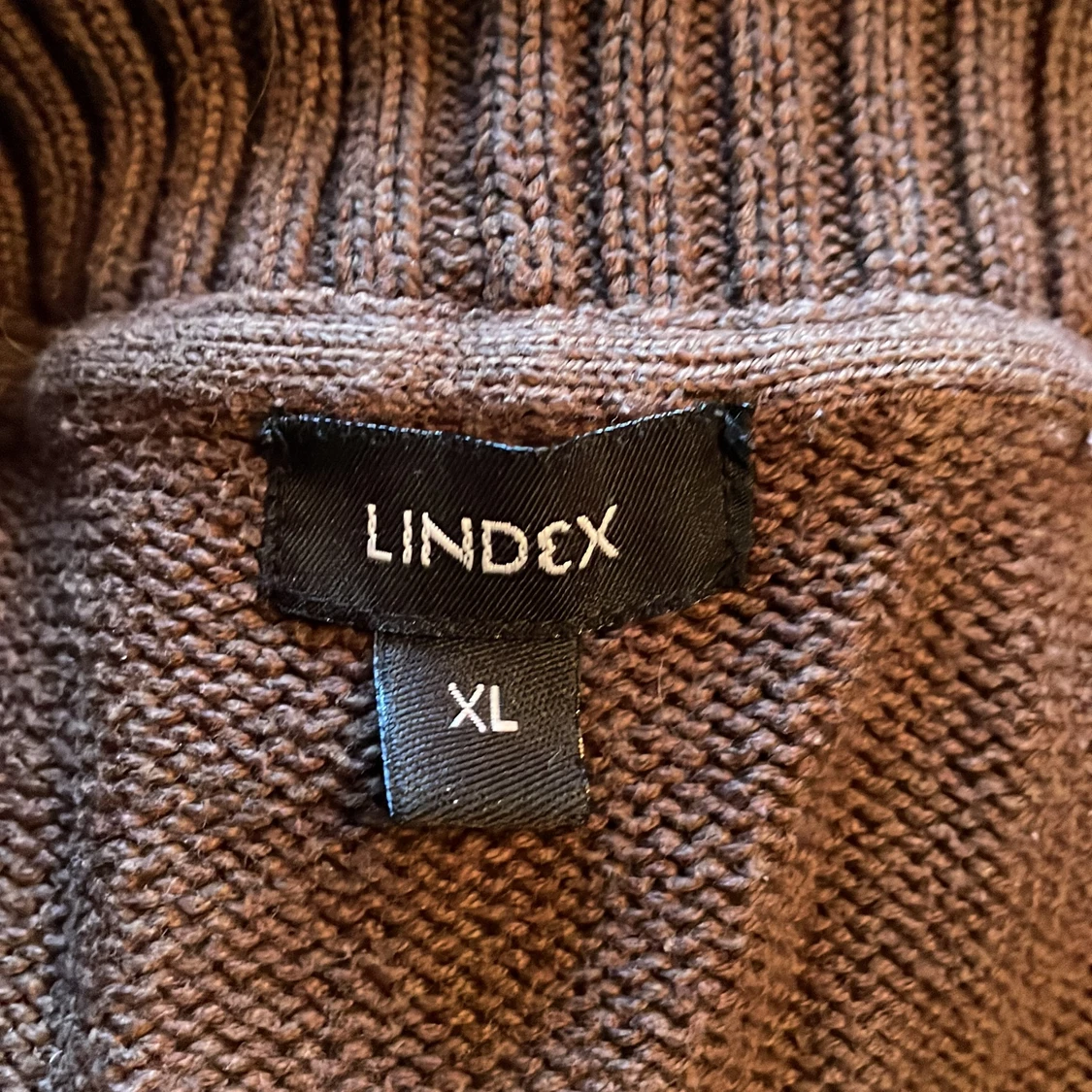 Brun stickad kofta - 91