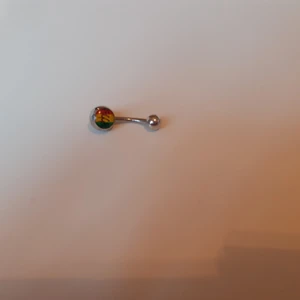 NY NAVELPERCING  - NY NAVELPERCING. Djur& rökfritt hem