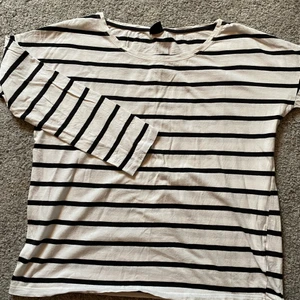 Randig tröja - en långärmad tröja från Gina, använd få ggr! 💙 skriv privat för intresse