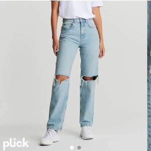 Säljer mina fina Gina tricot jeans , då dom inte används längre! Super fina med inga slitningar . Köpte för 600 och säljer för 300