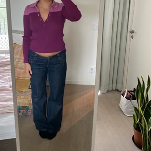 Söt topp! - Fin topp! Skulle säga att den mer är en M (Jag på bilden är M)! Möts på söder annars Står köparen för frakt på 45kr 🥰