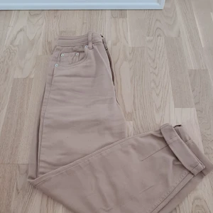 Byxor - Byxor från H&M. Str 34 🌻 Har använd bara en gång.