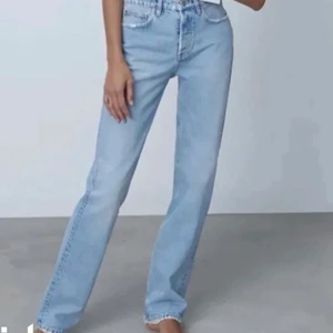 Jeans zara  - Säljer dessa slutsålda populära jeans från zara då jag beställde två par, säljer för 159, köpa för 350