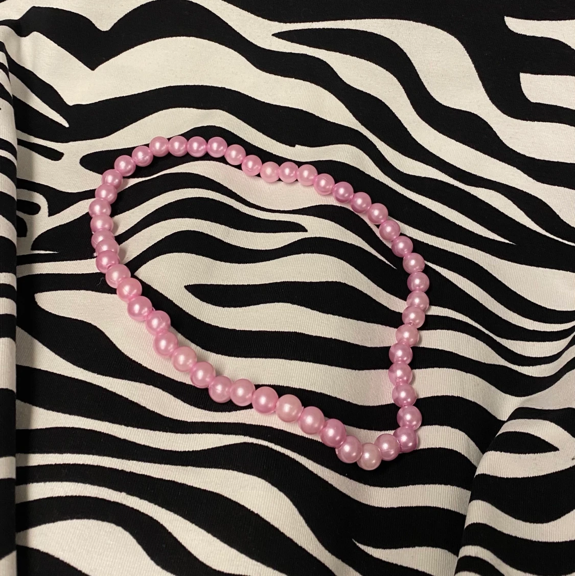 Rosa pärlhalsband  - 90