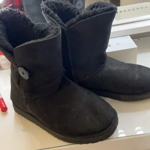 Svarta ugs  - Svarta ugns storlek 40 mjukt material inuti i 