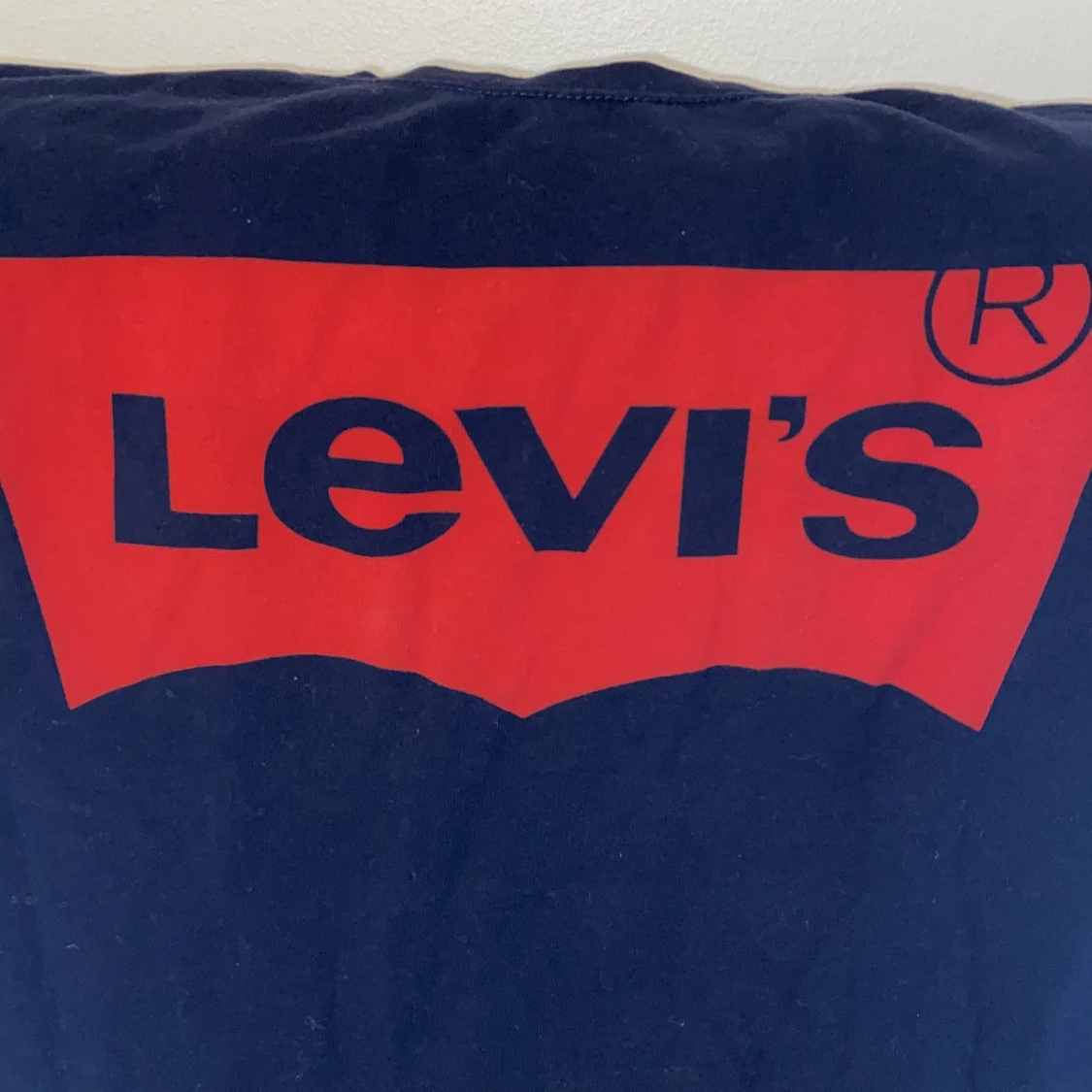 En blå levi’s T-shirt - 90