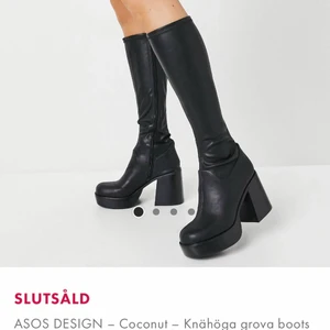 ASOS boots med platå - Säljer dessa då de blev för stora för mig. Endast provade inomhus, tyvärr är kartongen slängd. Storlek 38 men passar mer 39-40. Slutsålda på ASOS och inköptes för 679:-