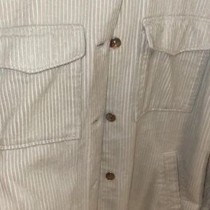 Manchesterjacka/skjorta str XS - en mintgrön Manchester skjorta/jacka i storlek XS. Oversized. Färgen är mer grön i verkligheten! 