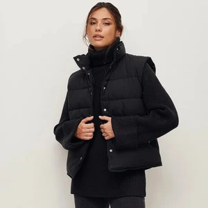 Vadderad väst S, Moa Mattsson x NA-KD - Intressekoll för den här superfina västen som är helt oanvänd eftersom jag beställde den i fler storlekar. Går att justera med ett band i midjan. Fodrad 100% polyester. Köpare står för frakt❤️