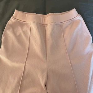 IvyRevel - Rosa väldigt snygga tracksuit byxor från Ivyrevel. Storlek xs